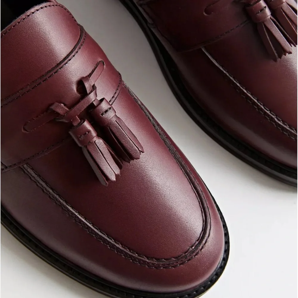 Urban Outfitters Men’s Tassel Brown Loafer, size 10